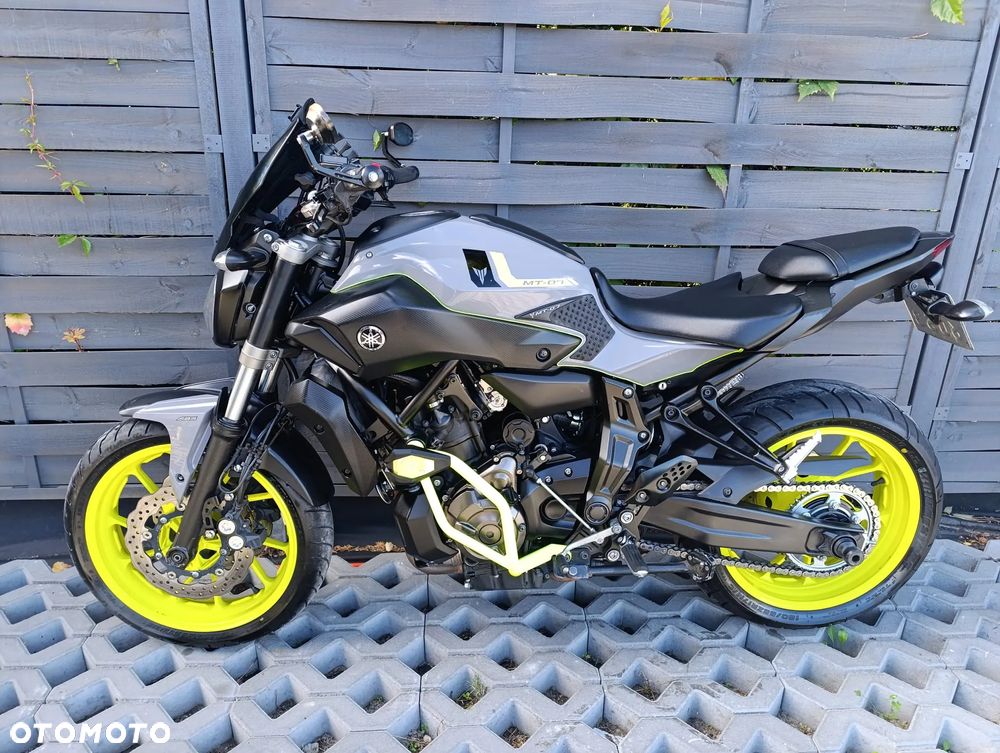 Yamaha MT - 6