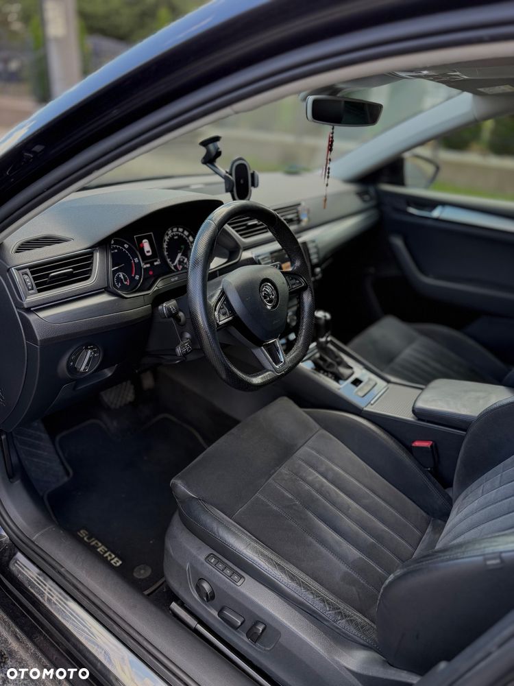 Skoda Superb 2.0 TDI DSG SportLine - 26