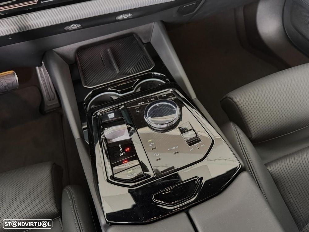 BMW 530 e Pack Desportivo M - 26