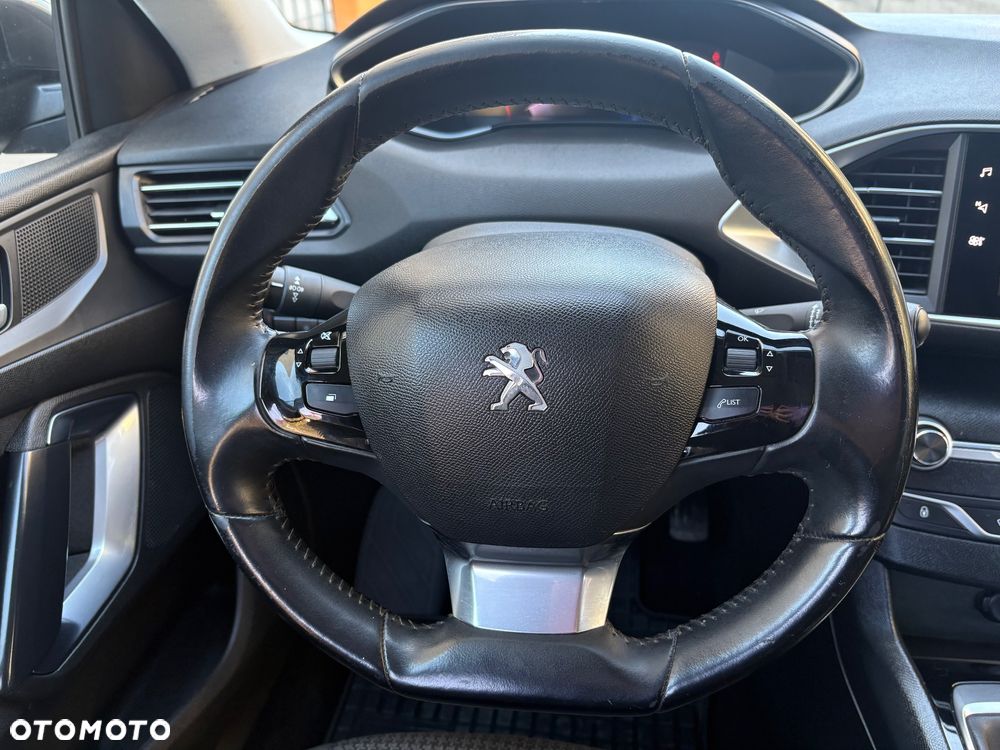 Peugeot 308 1.5 BlueHDi Allure Pack S&S - 15