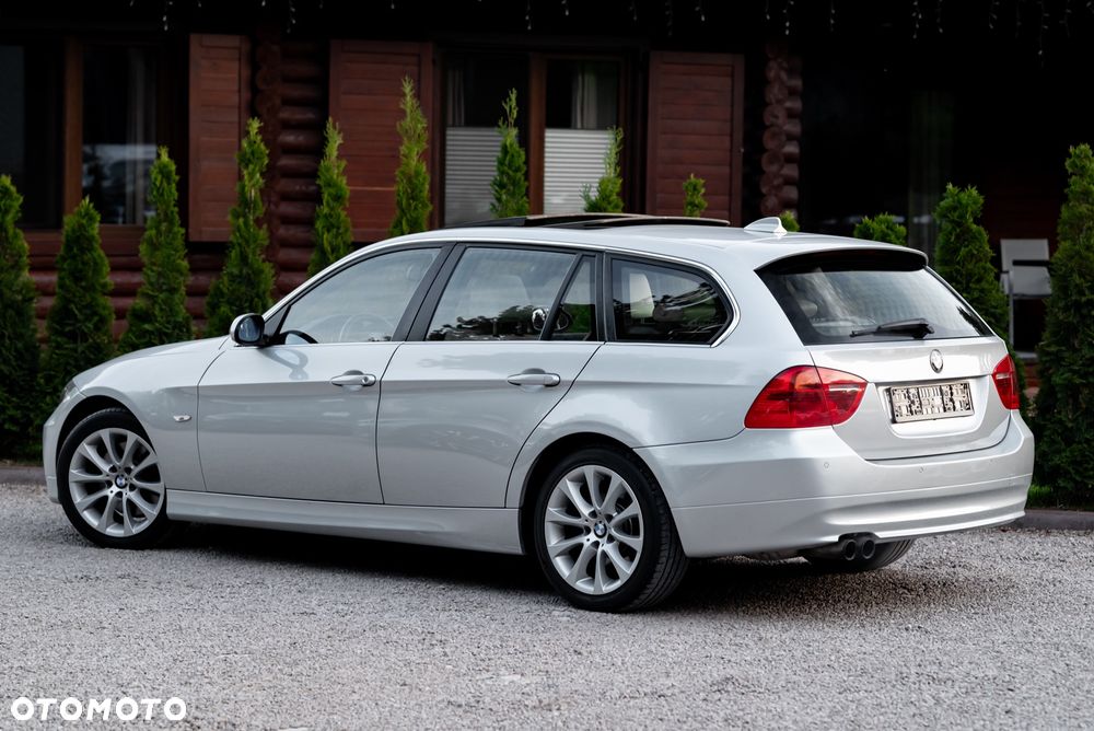 BMW Seria 3 330xi - 10