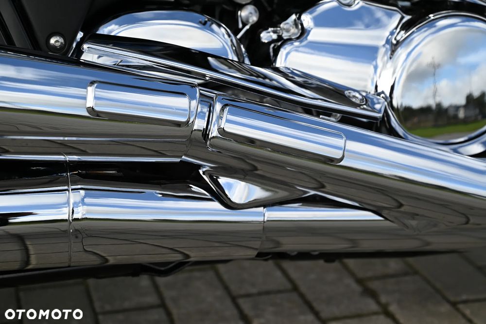 Suzuki Intruder - 21