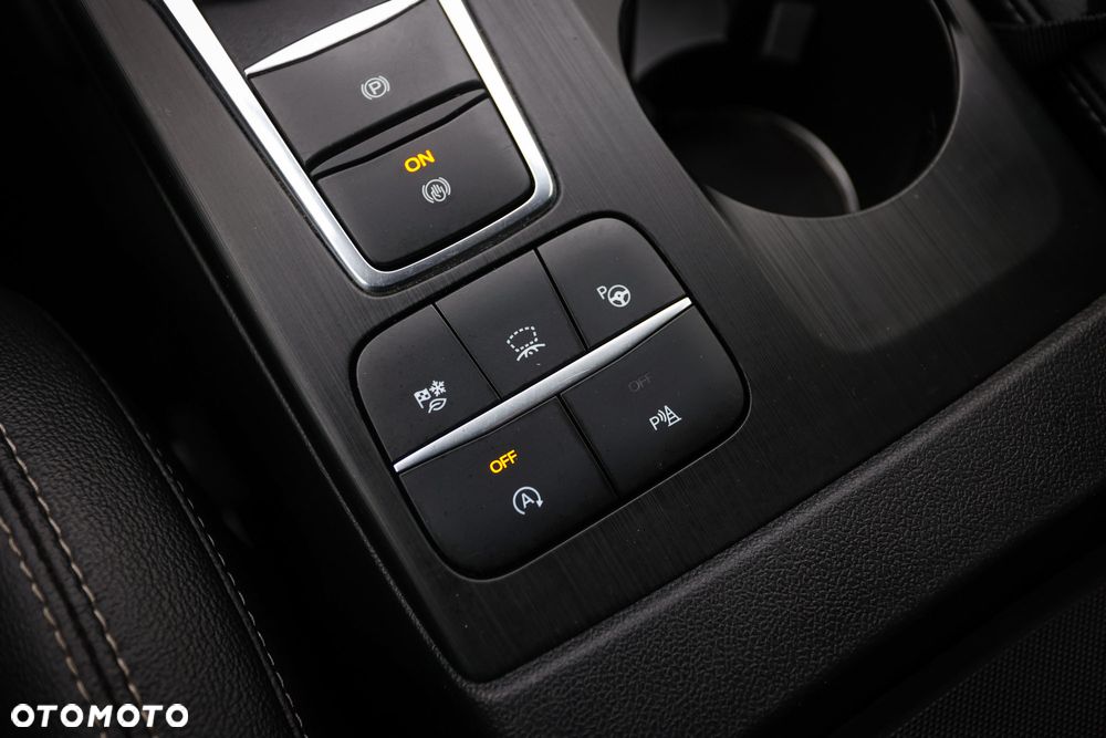 Ford Kuga 2.0 EcoBlue 4x4 TITANIUM X - 29