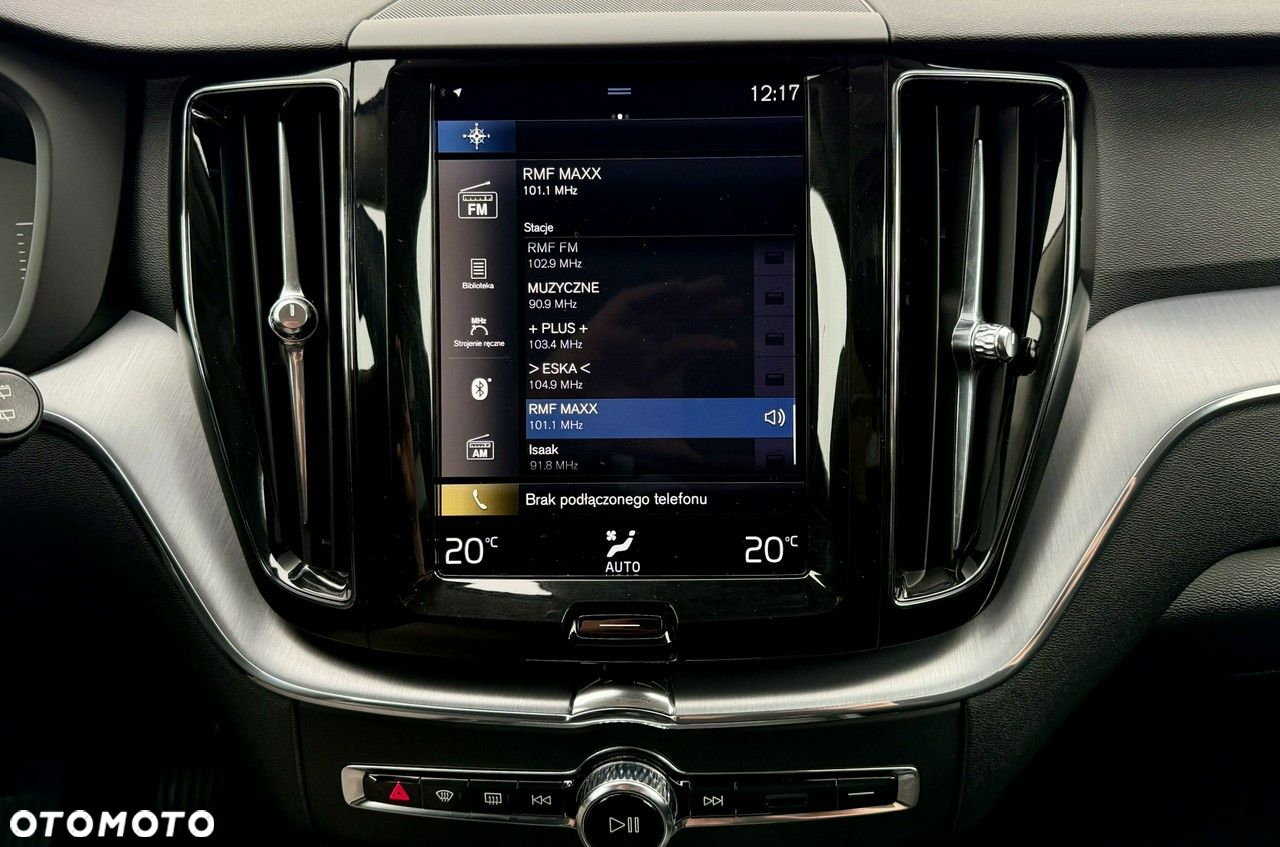 Volvo XC 60 D4 AWD Momentum Pro - 23
