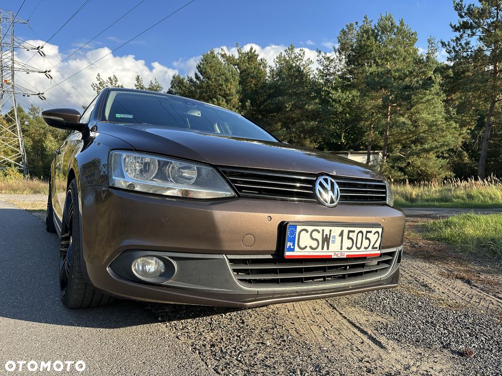 Volkswagen Jetta - 3