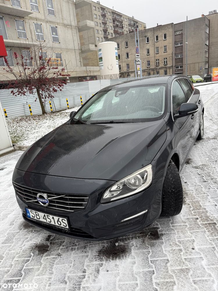 Volvo V60 D3 Drive-E Dynamic Edition (Kinetic) - 2