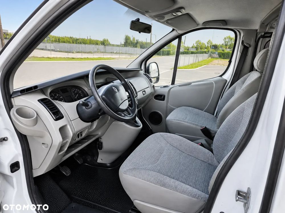Renault Trafic - 12