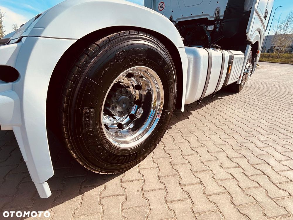 Mercedes-Benz Actros - 32