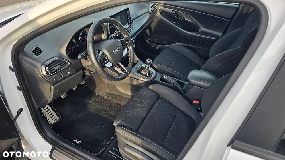 Hyundai i30 N 2.0 T-GDI - 16