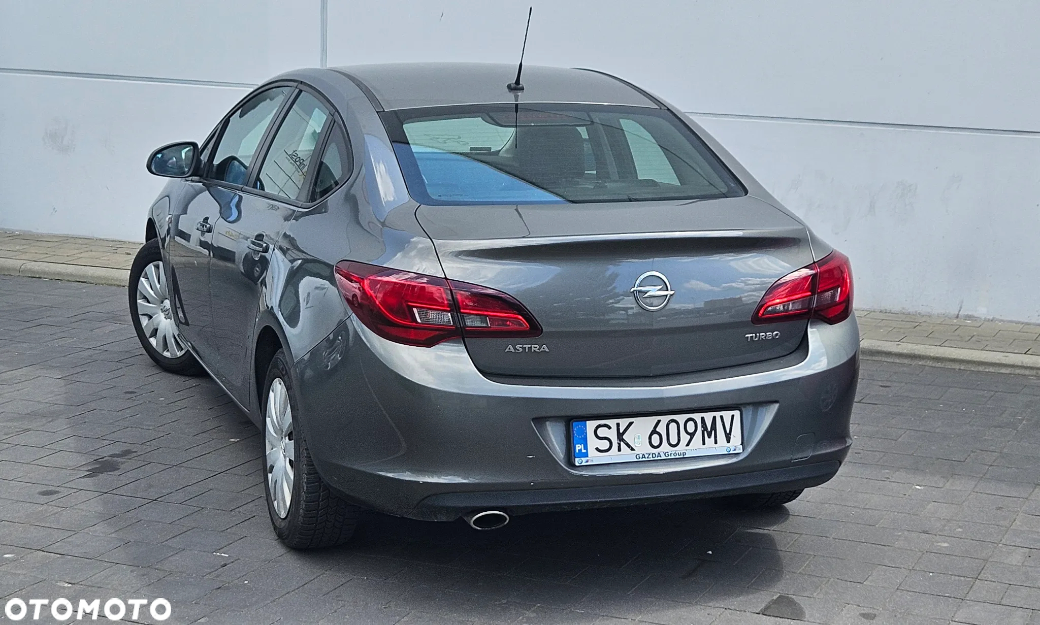 Opel Astra IV 1.4 T Executive - 30