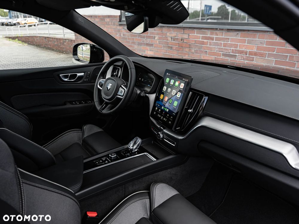 Volvo XC 60 B5 B AWD Plus Dark - 25