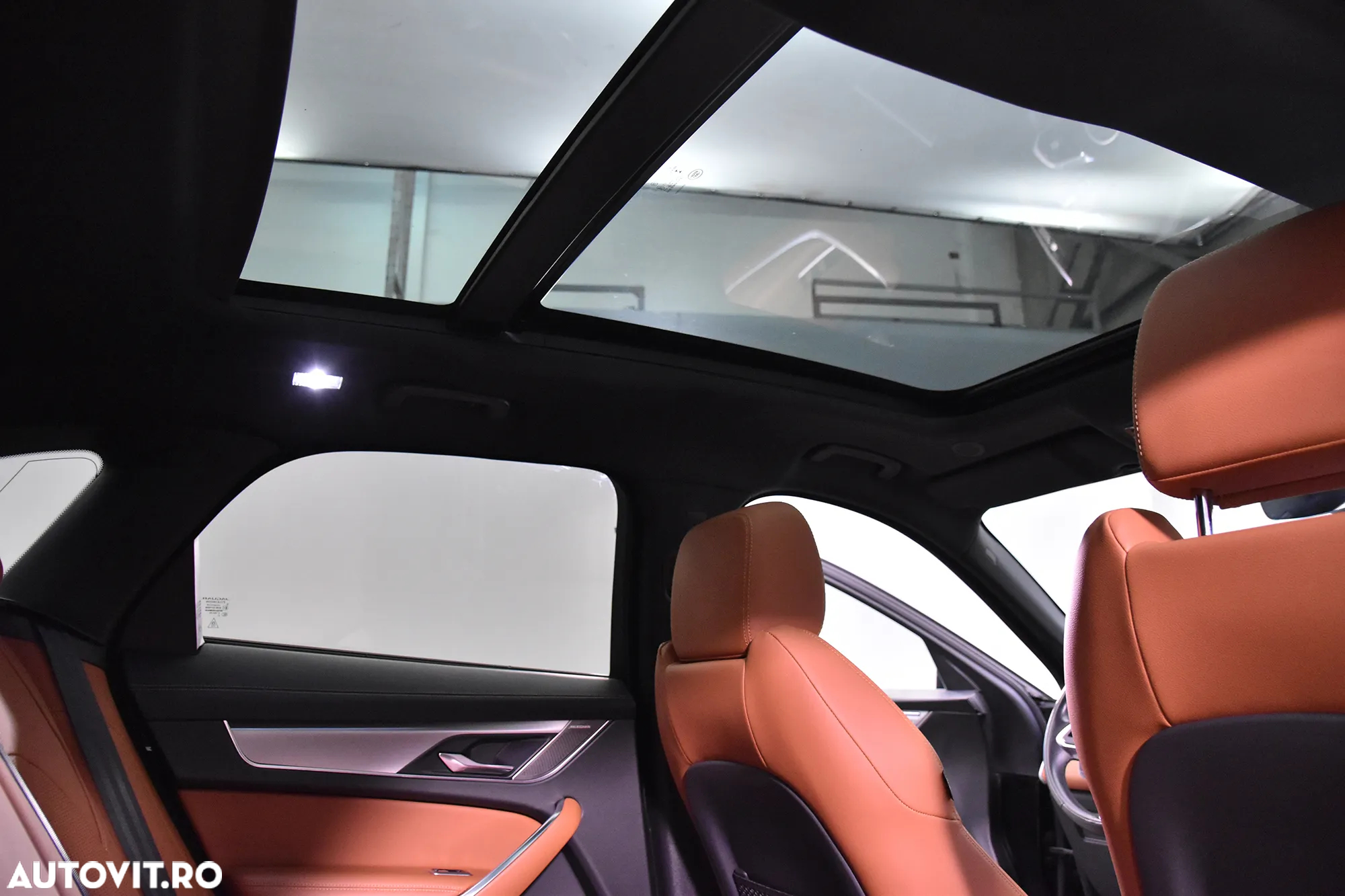Jaguar F-Pace - 22