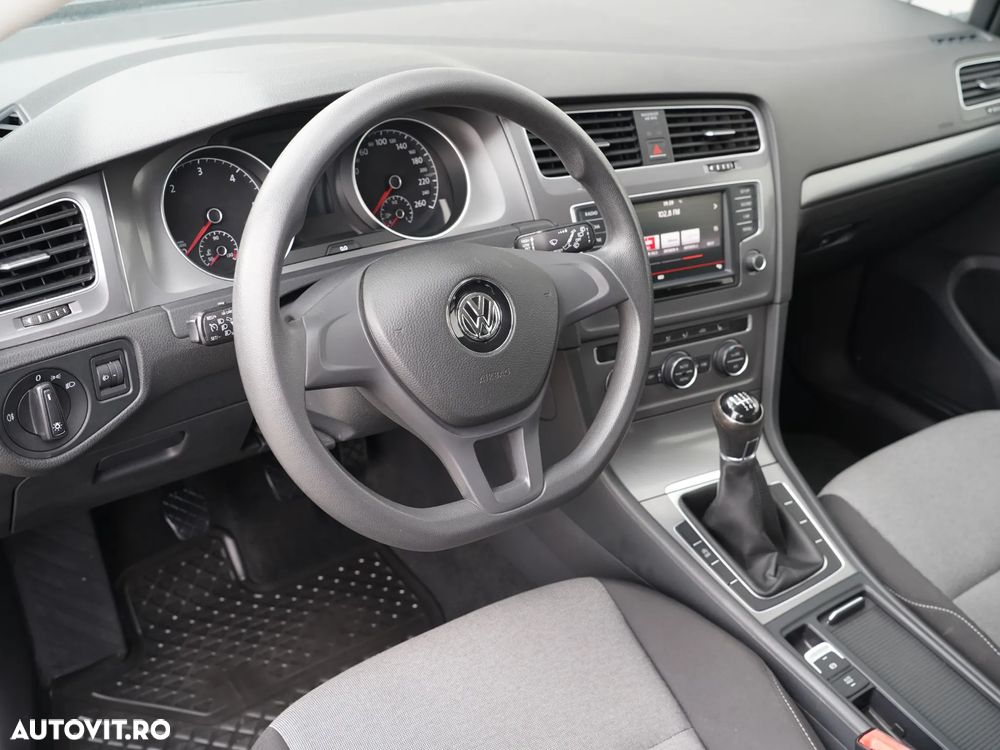 Volkswagen Golf 1.6 TDI BlueMotion Technology Trendline - 23