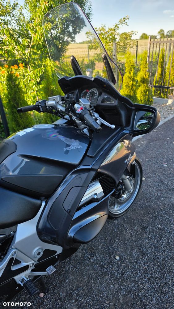 Honda ST - 6