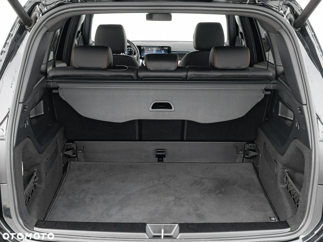Mercedes-Benz GLB 200 d 4-Matic AMG Line 8G-DCT - 29