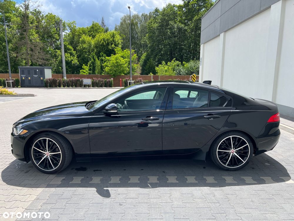Jaguar XE S - 6