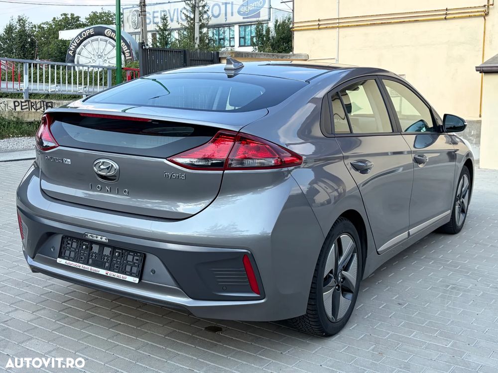 Hyundai IONIQ - 3