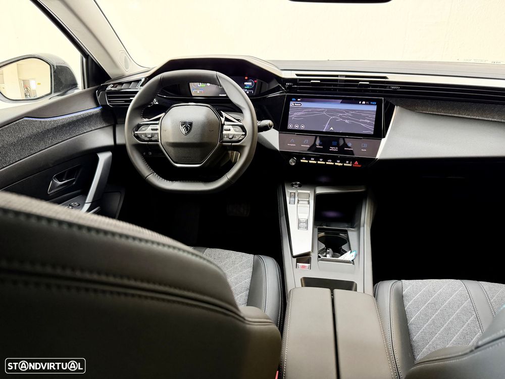 Peugeot 408 - 16