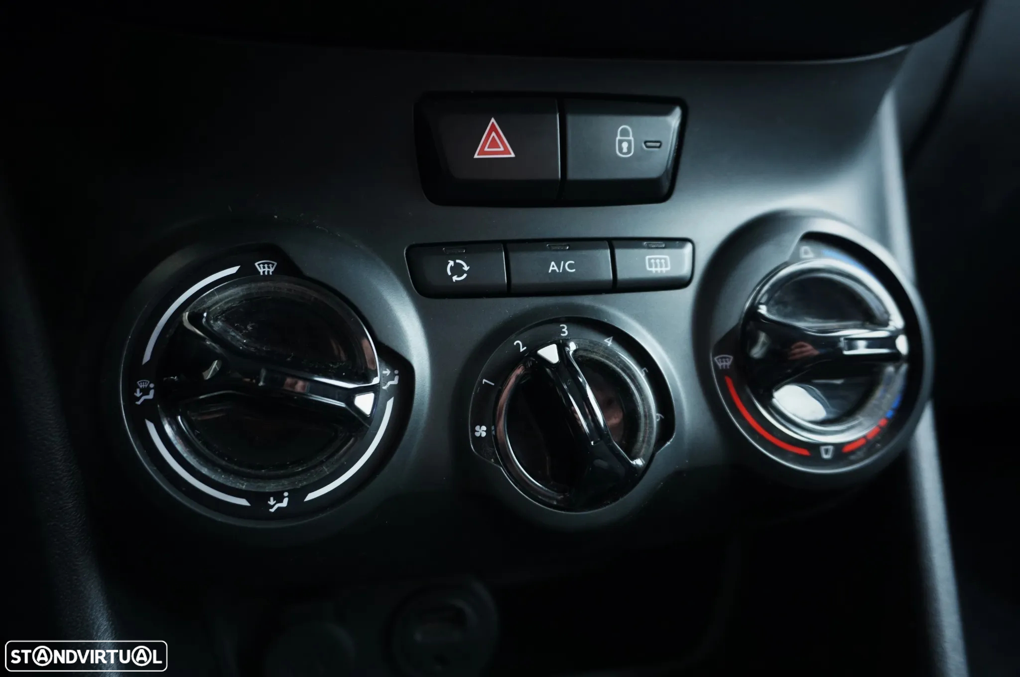 Peugeot 208 1.6 BlueHDi Style - 33