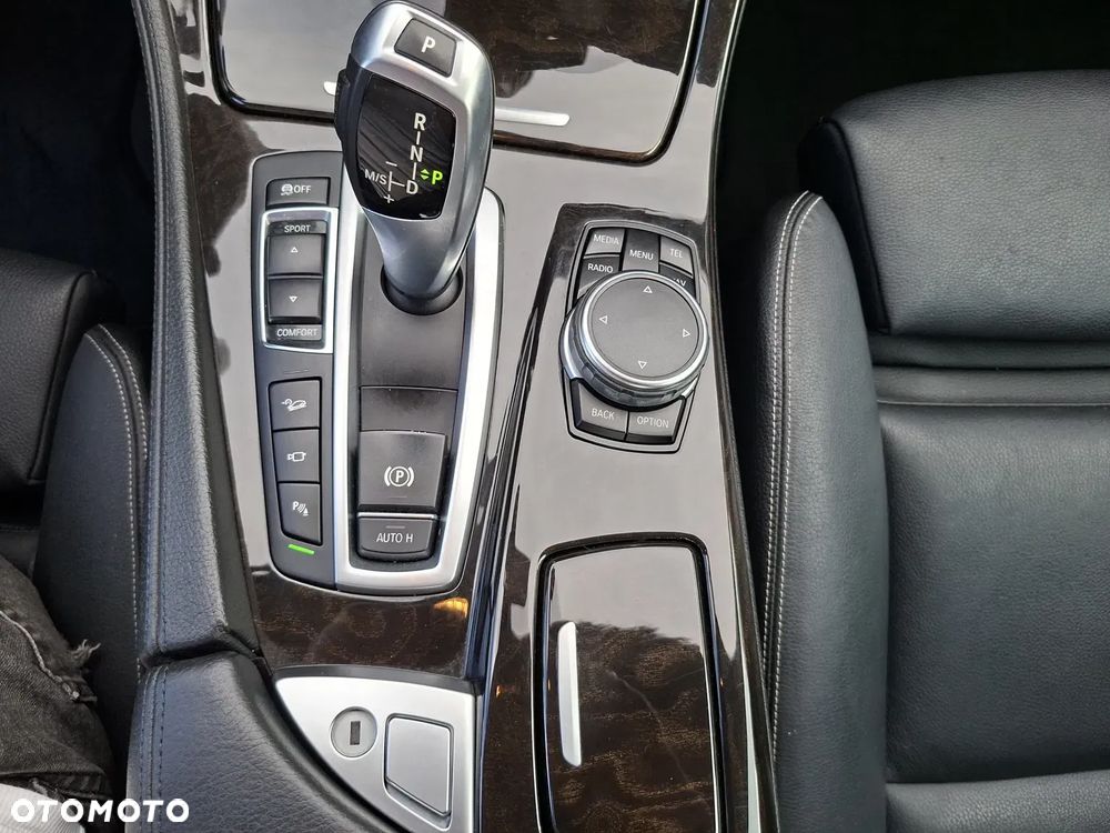 BMW Seria 5 520d xDrive Luxury Line - 36