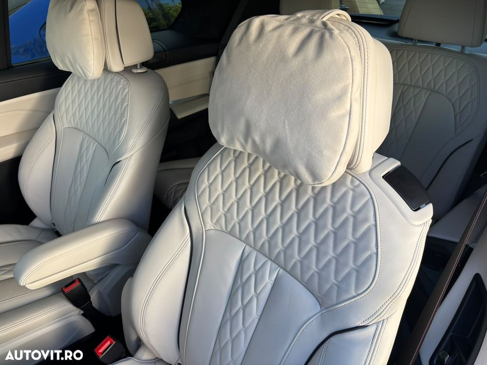 BMW X7 xDrive40i - 16
