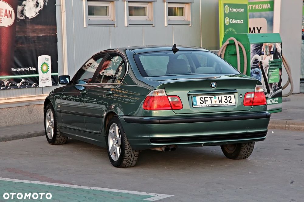 BMW Seria 3 320i - 7