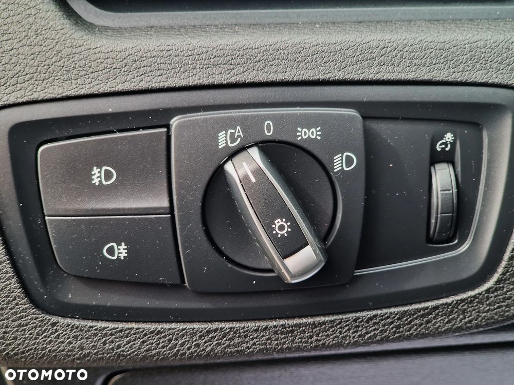 BMW X1 sDrive20d - 34