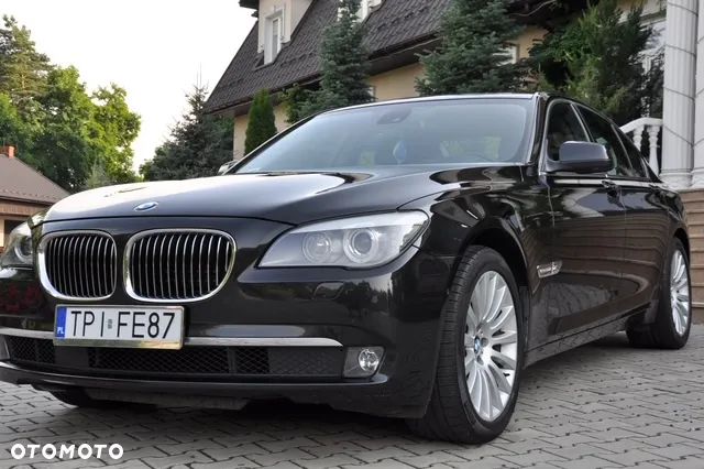 BMW Seria 7 750Li xDrive - 31
