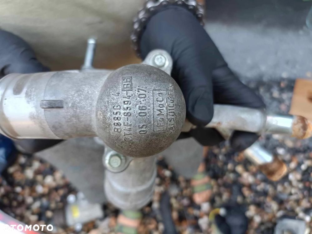 OBUDOWA TERMOSTATU KROCCE KROCIEC 3.7 3.5 FORD 2007-2017 Lincoln Taurus Edge FLEX FUSION X MKX MKZ MKS MKT CONTINENTAL MERCURY SABLE EXPLORER MAZDA 6 CX7 CX9 POLICE INTERCEPTOR SEDAN 9T4E-8A587-AA - 2