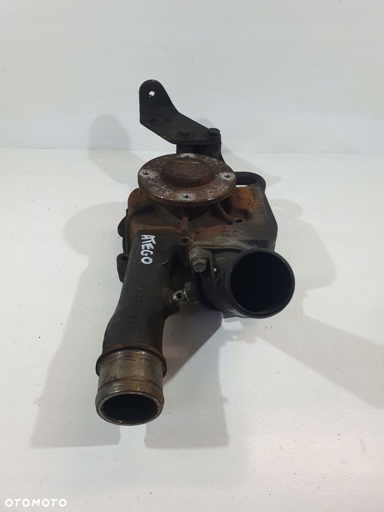 pompa wody 9042011001 r9062010007 mercedes atego axor e5 om906 - 3
