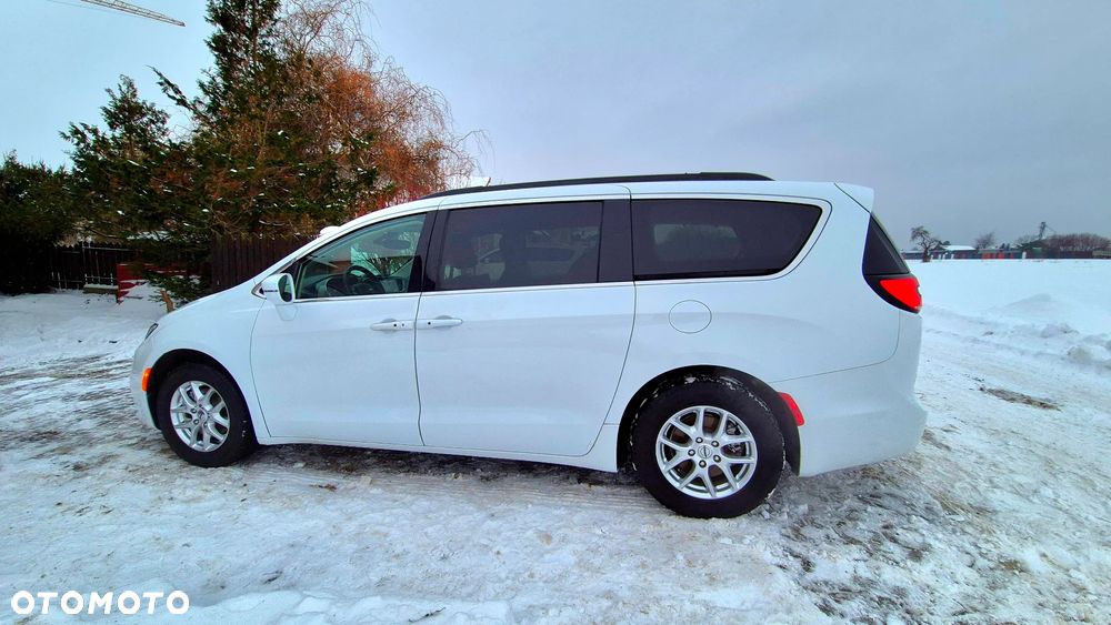 Chrysler Pacifica - 12