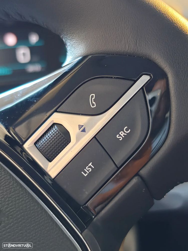 Peugeot e-208 Allure - 19