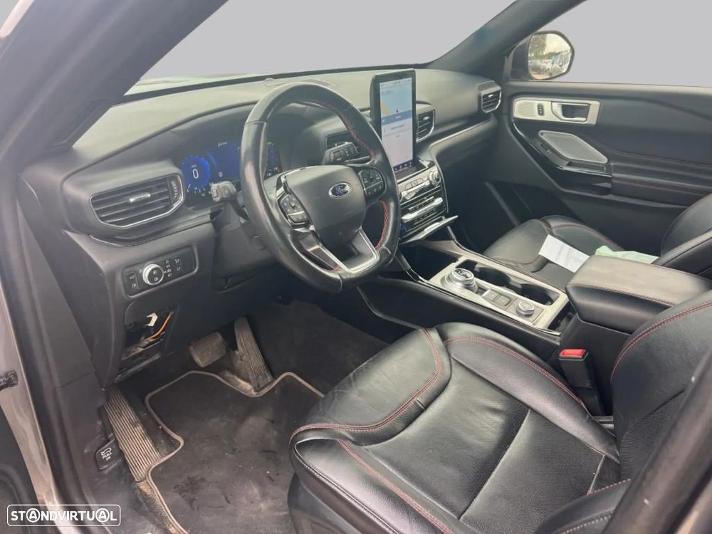 Ford Explorer - 3
