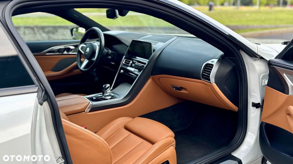BMW Seria 8 - 18