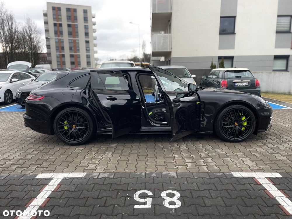Porsche Panamera - 3