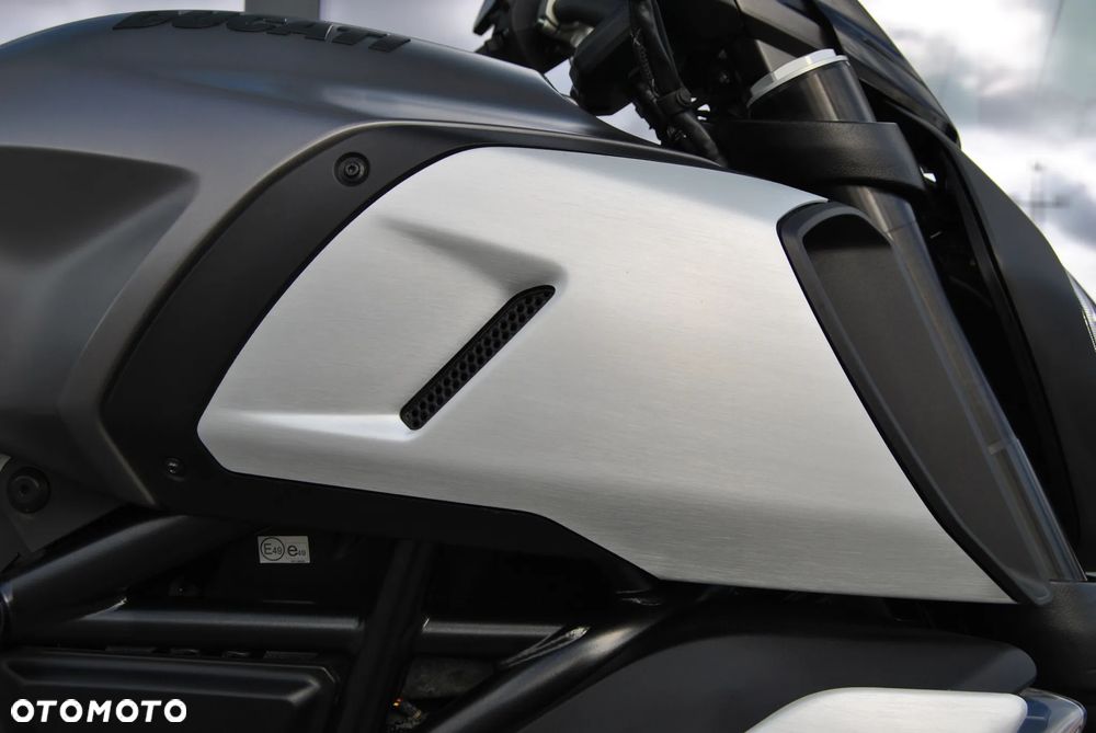 Ducati Diavel - 16