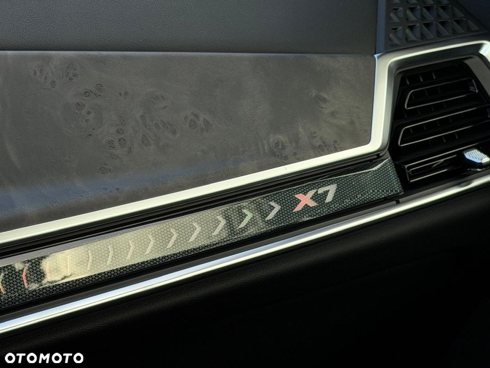 BMW X7 xDrive40d mHEV M Sport sport - 24