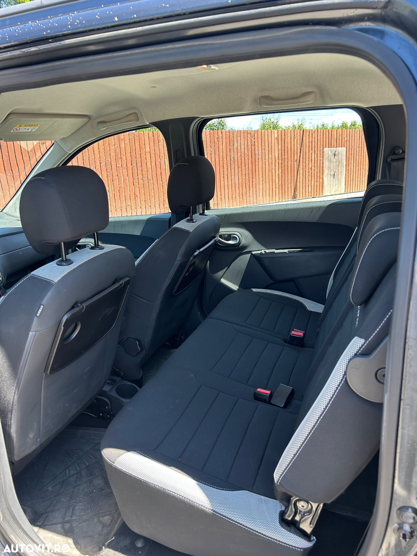Dacia Lodgy TCe 130 GPF Stepway - 9