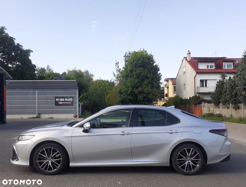 Toyota Camry 2.5 Hybrid Executive CVT - 2