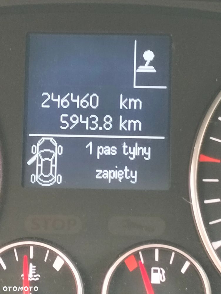 Renault Laguna dCi 110 FAP Bose Edition - 10