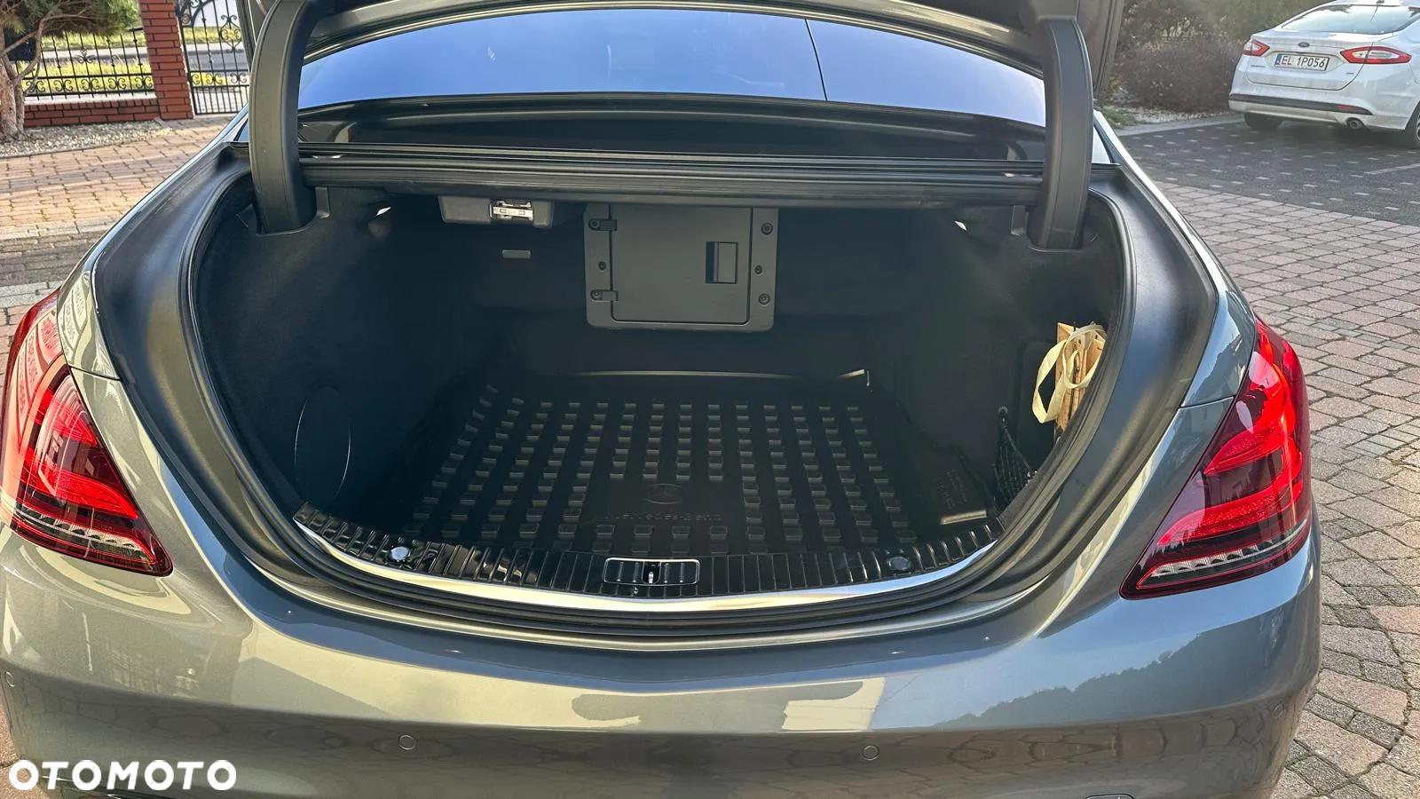 Mercedes-Benz Klasa S 560 4-Matic L 9G-TRONIC - 36