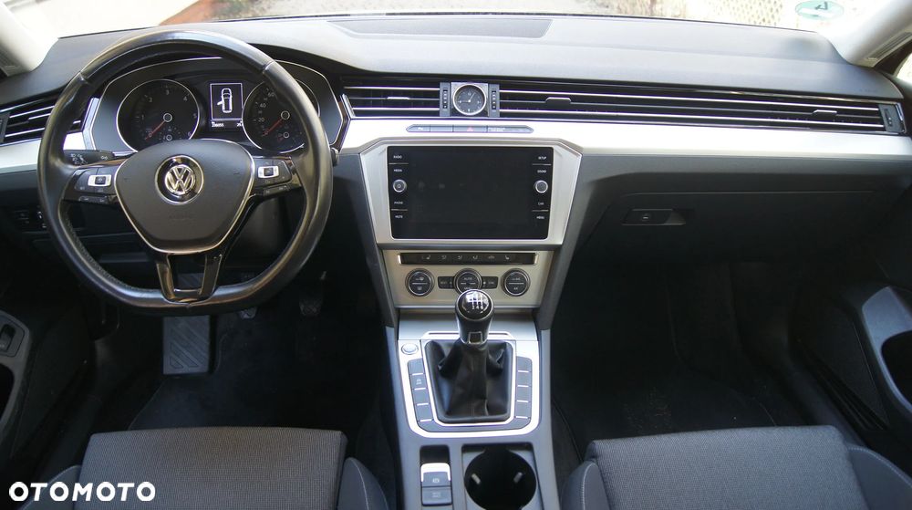 Volkswagen Passat 2.0 TDI (BlueMotion Technology) Comfortline - 8