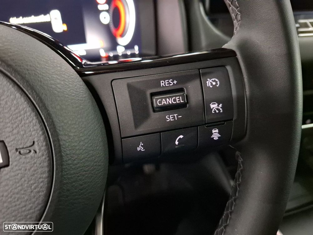 Nissan Qashqai 1.3 DIG-T N-Connecta LED+TT+SKY - 16