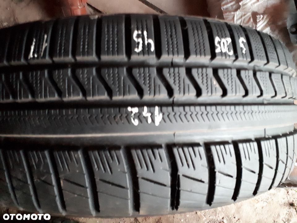 VRedestein 205/45/17 nr 142 - 1