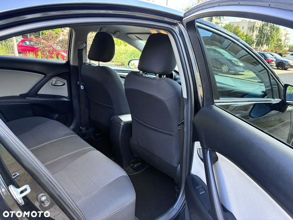 Toyota Avensis 2.0 D-4D Premium - 10