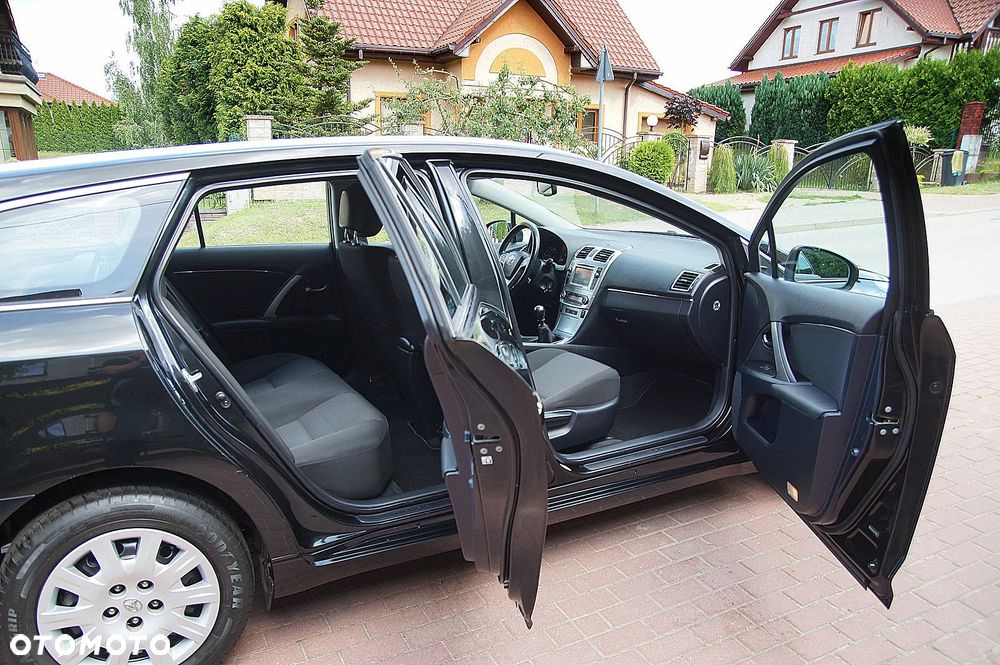 Toyota Avensis 1.8 Prestige - 24