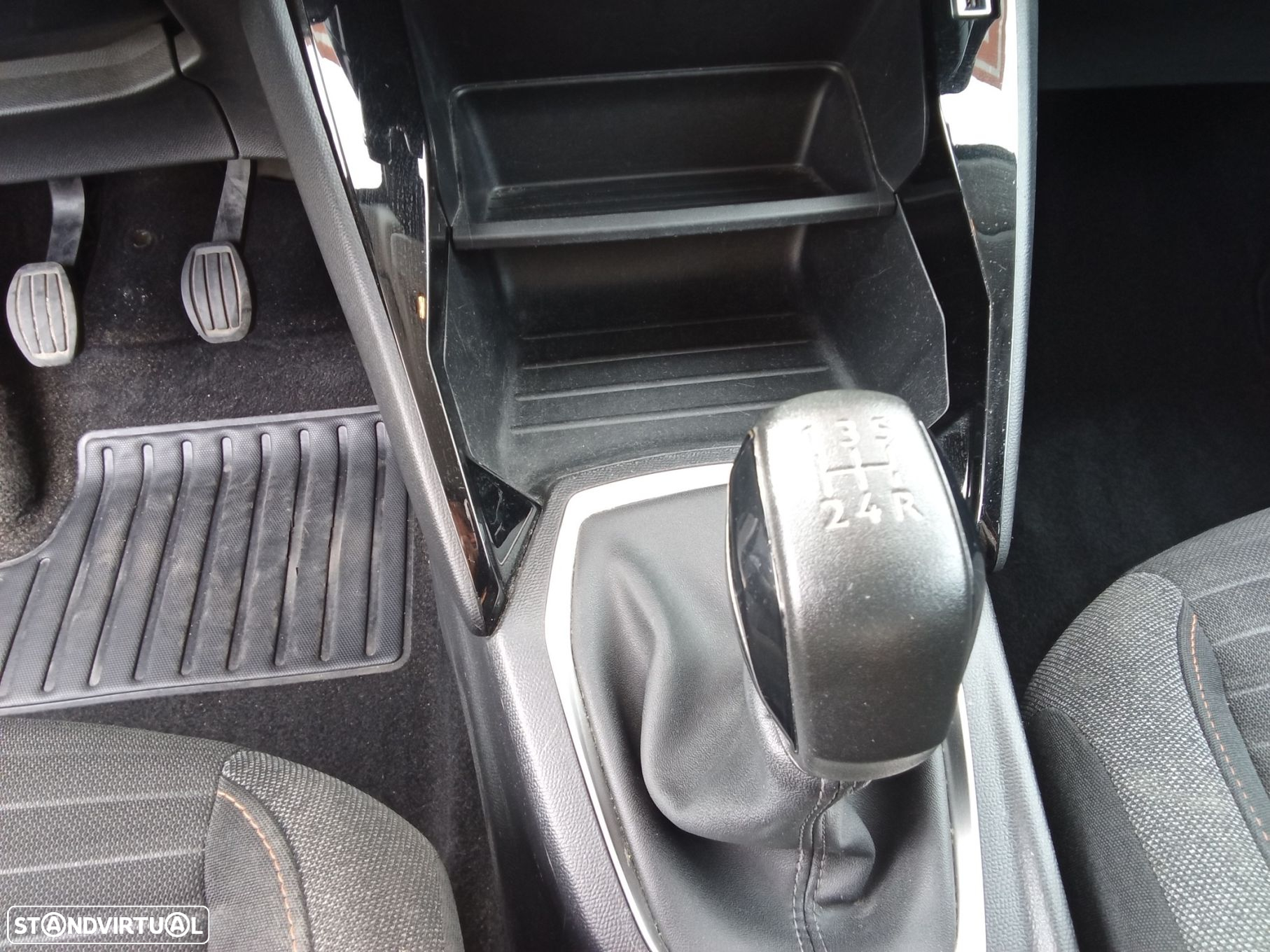 Peugeot 208 1.2 PureTech Active - 17