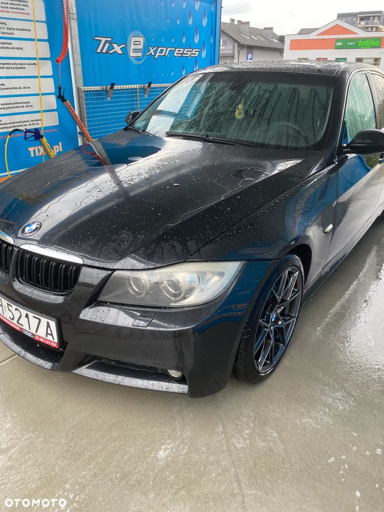BMW 3 Series 2005 photo 2