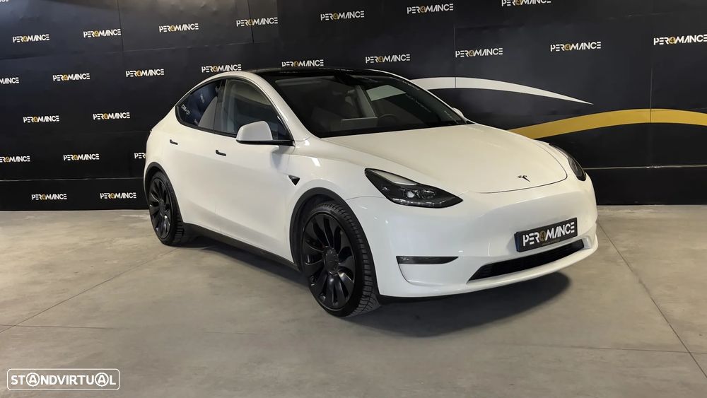 Tesla Model Y Performance Dual Motor AWD - 11