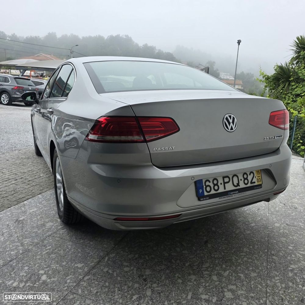 VW Passat 2.0 TDI Confortline - 17
